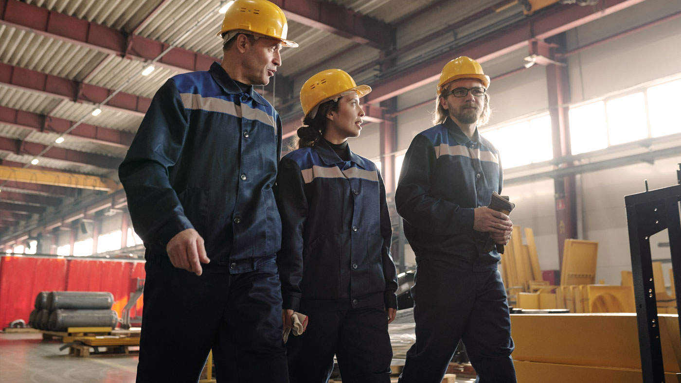 industry-manufacturing-internal-communications-halo-media CommsKit Internal communications for frontline workers